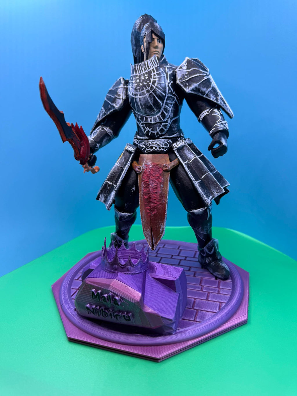 Trofeu de războinic cu armură de oțel negru