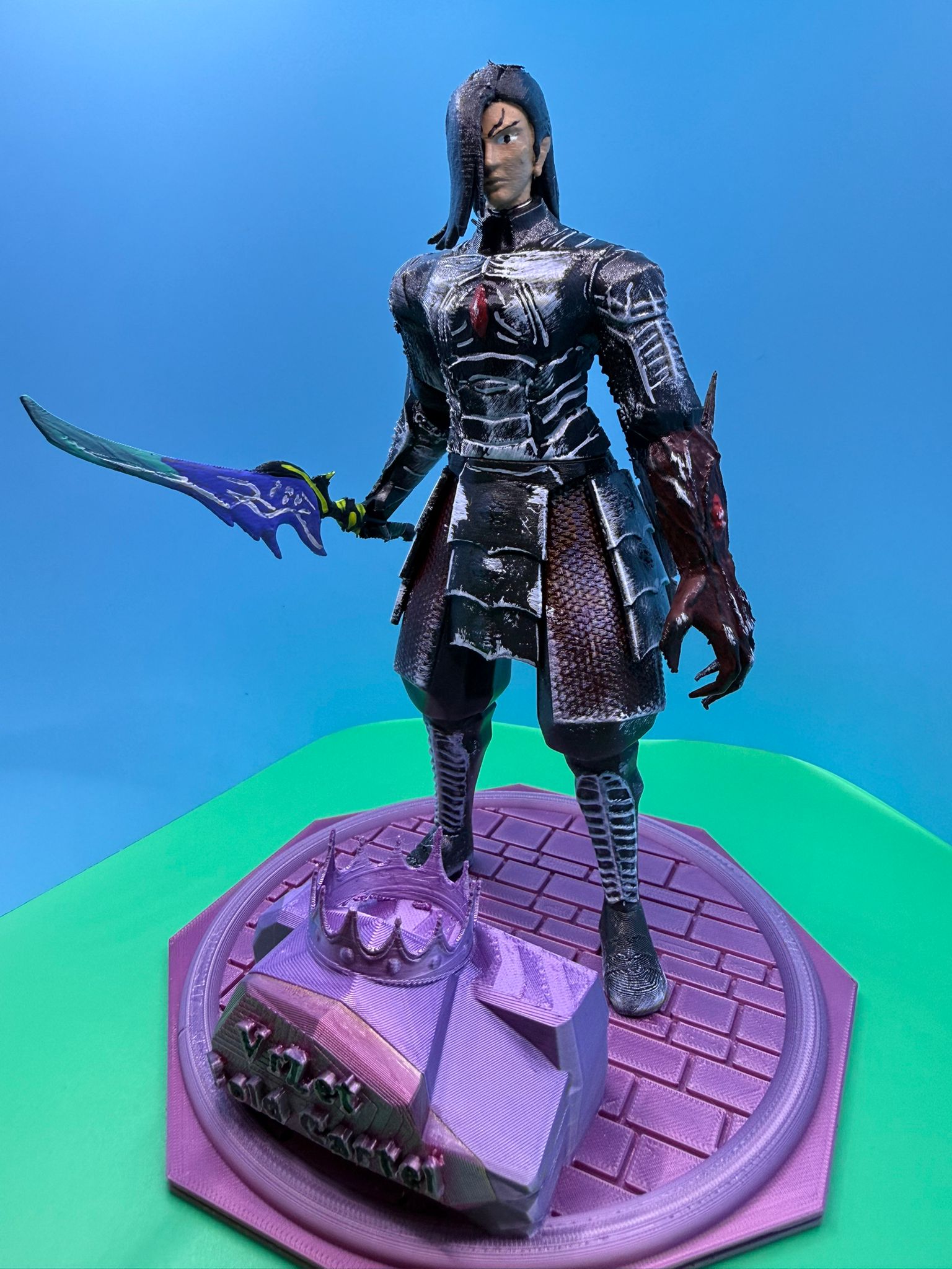 Sura Trophy with Black steel Armour